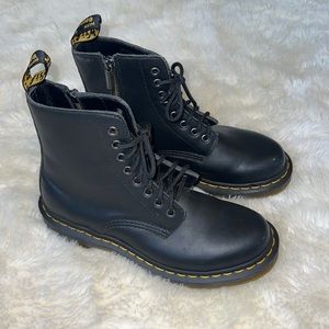 Dr. Martens Pascal zip size 8